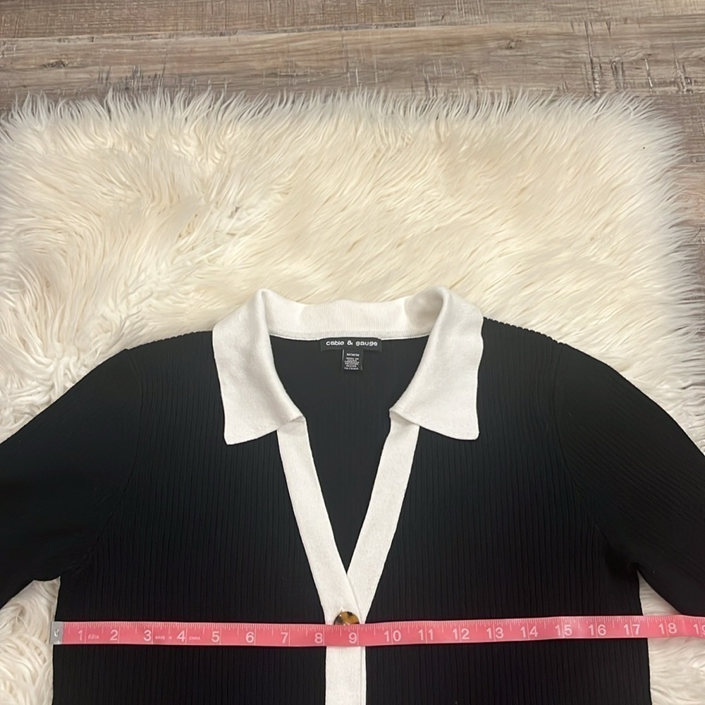 Cable & Gauge ribbed button front sweater with white collar M - Picture 5 of 7